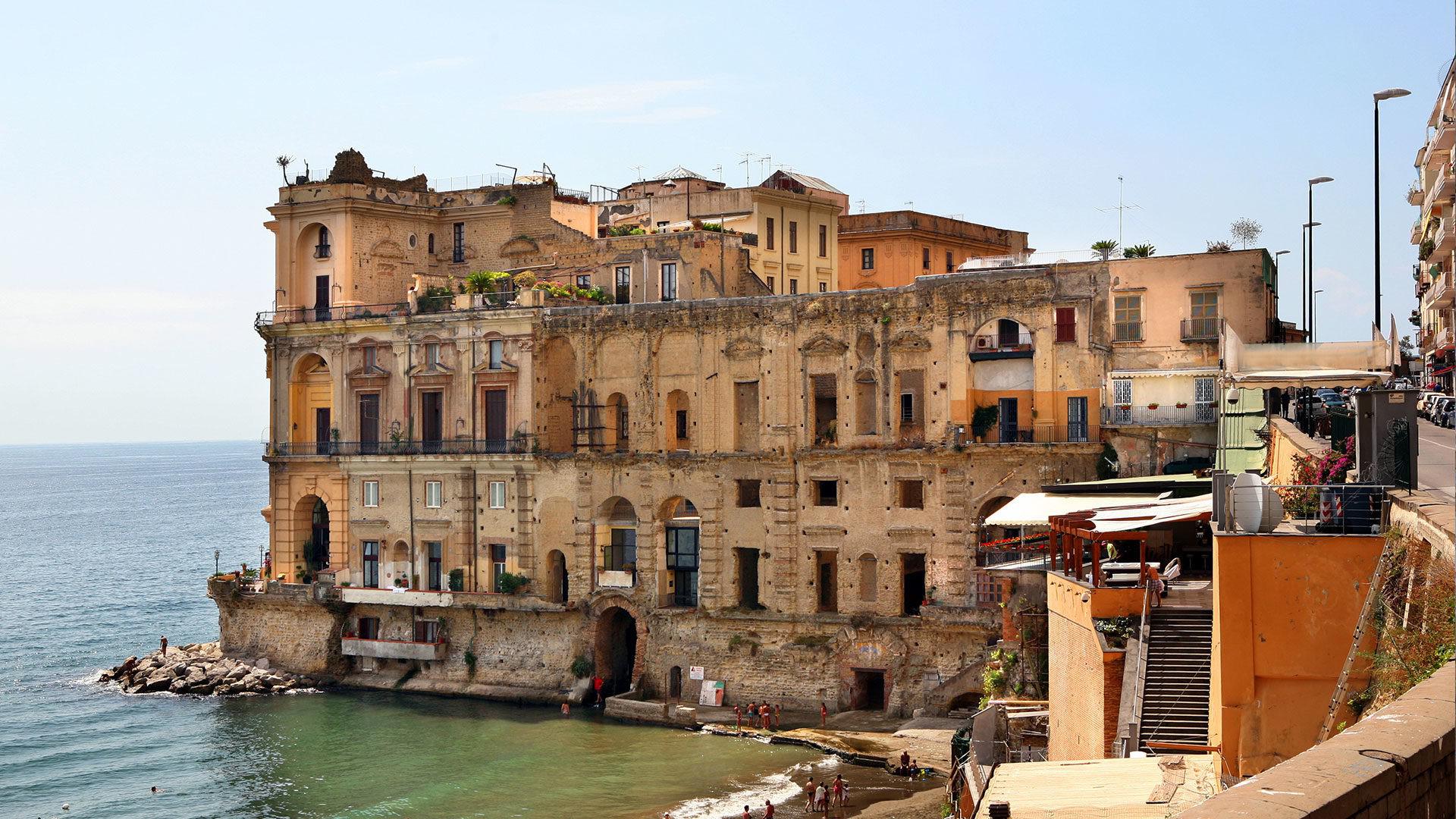 Palazzo DonnAnna Napoli 1920x1080 - Naples city tour